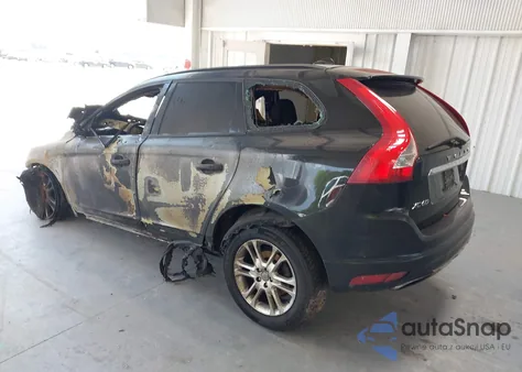 2015 Volvo Xc60 T5 z USA, uszkodzony, nr VIN YV440MDJ5F2681052